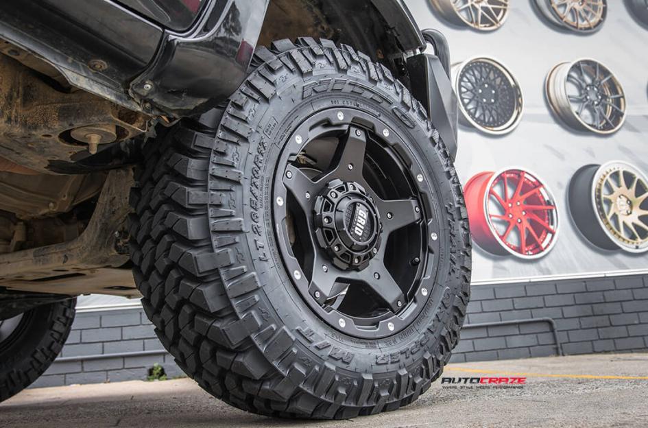 TOYOTA HILUX N70 4WD GD04 MATTE BLACK